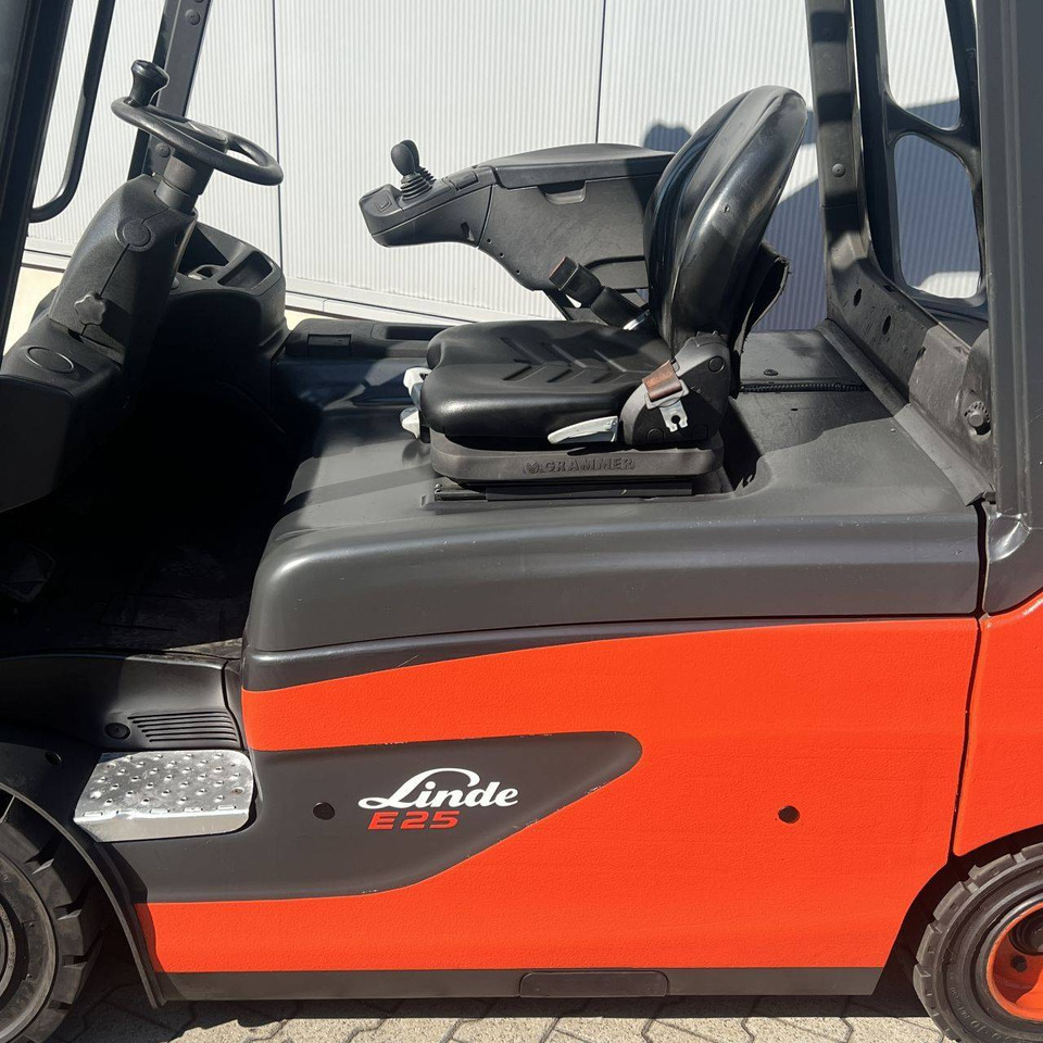 Linde E25L (387) - Electric forklift: picture 5 Linde E25L (387) - Electric forklift: picture 5