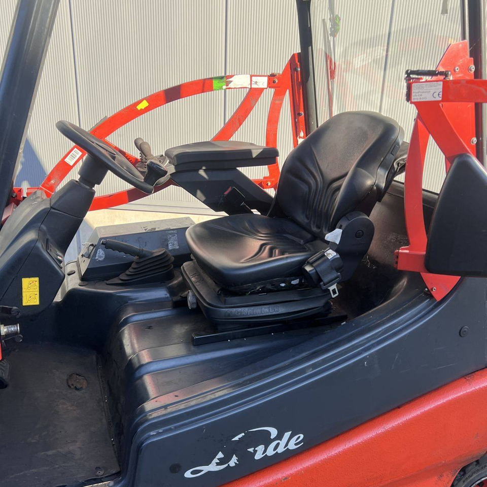 Linde E25S (336-03) - Electric forklift: picture 4 Linde E25S (336-03) - Electric forklift: picture 4