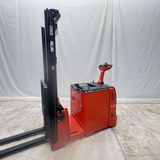Linde L12AC (1170) - Stacker: picture 4 Linde L12AC (1170) - Stacker: picture 4