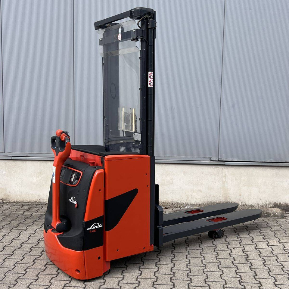 Linde L20i (1173) - Stacker: picture 2 Linde L20i (1173) - Stacker: picture 2