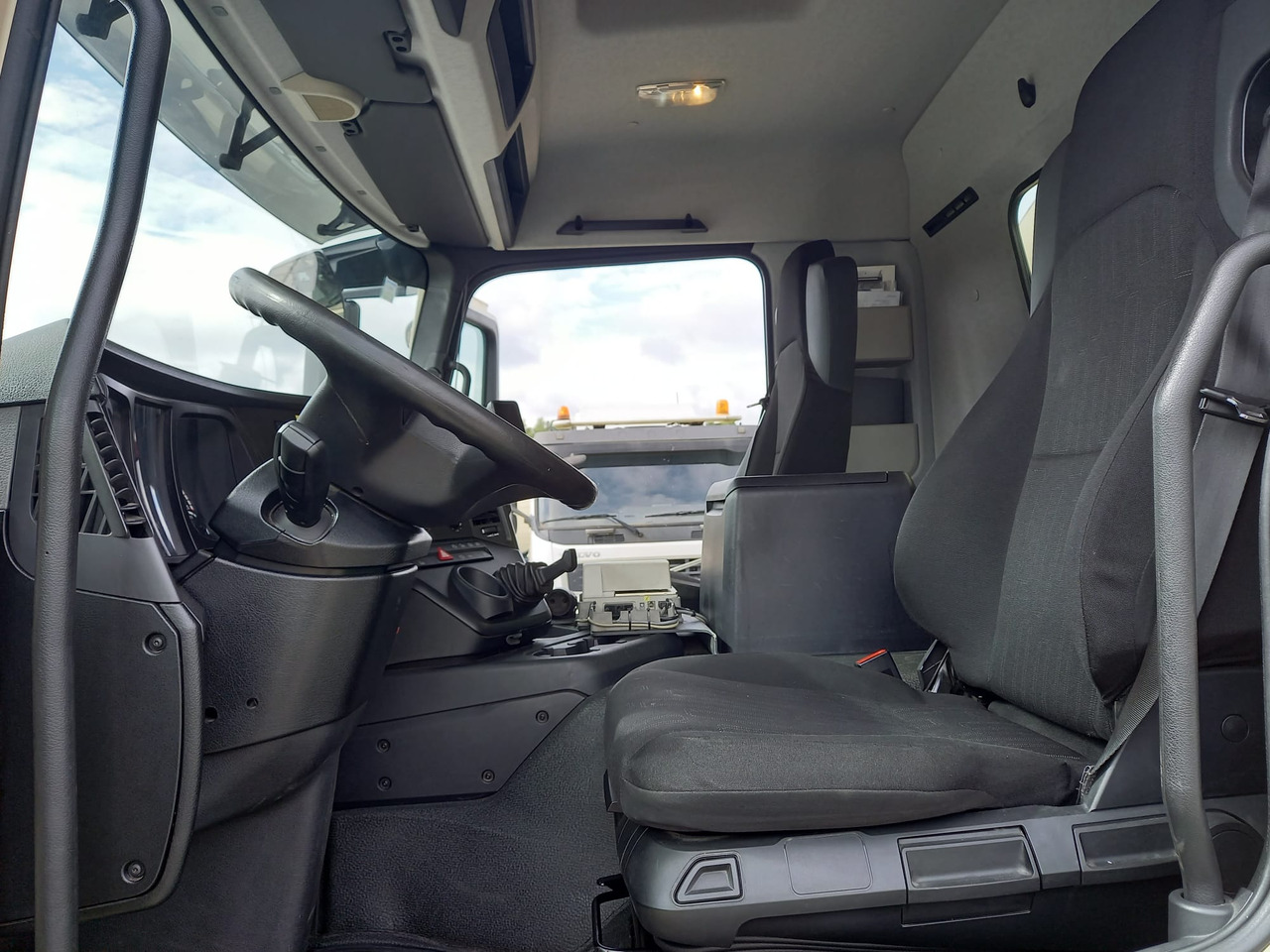 MERCEDES ANTOS - Tank truck: picture 2 MERCEDES ANTOS - Tank truck: picture 2