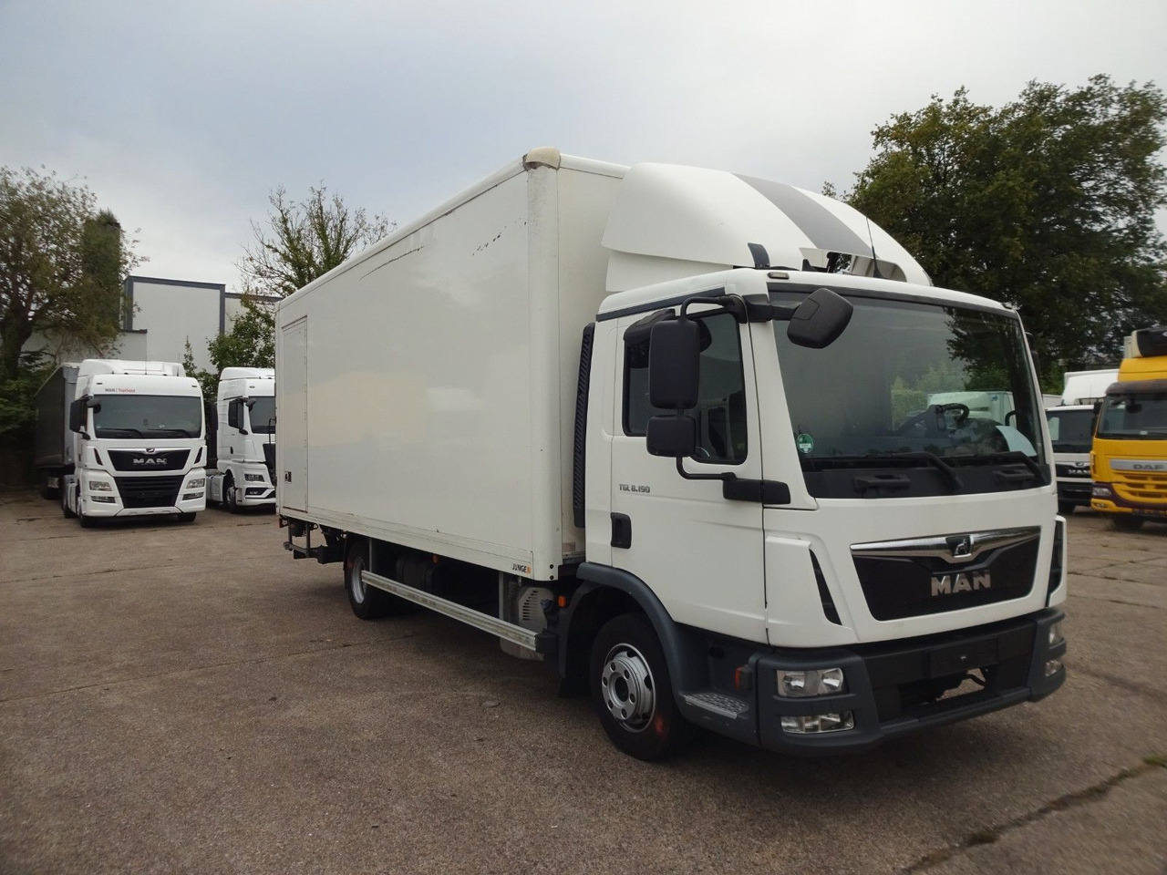 MAN TGL 8.190, LBW, Luft, Tempomat, Standheizung - Box van: picture 3 MAN TGL 8.190, LBW, Luft, Tempomat, Standheizung - Box van: picture 3