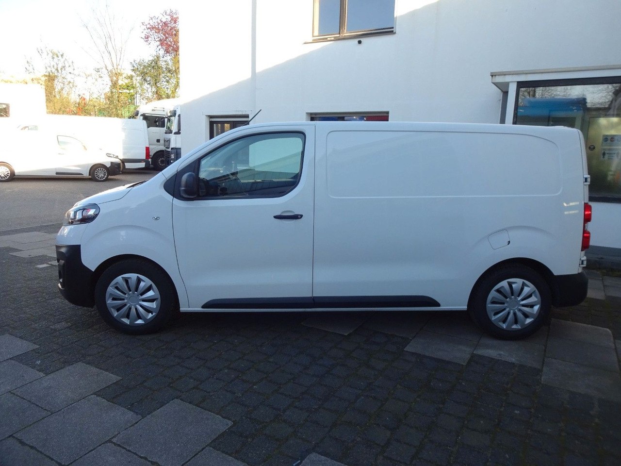 Opel 50 x Vivaro Kasten L1H1, Klima, PDC, - Small van: picture 4 Opel 50 x Vivaro Kasten L1H1, Klima, PDC, - Small van: picture 4