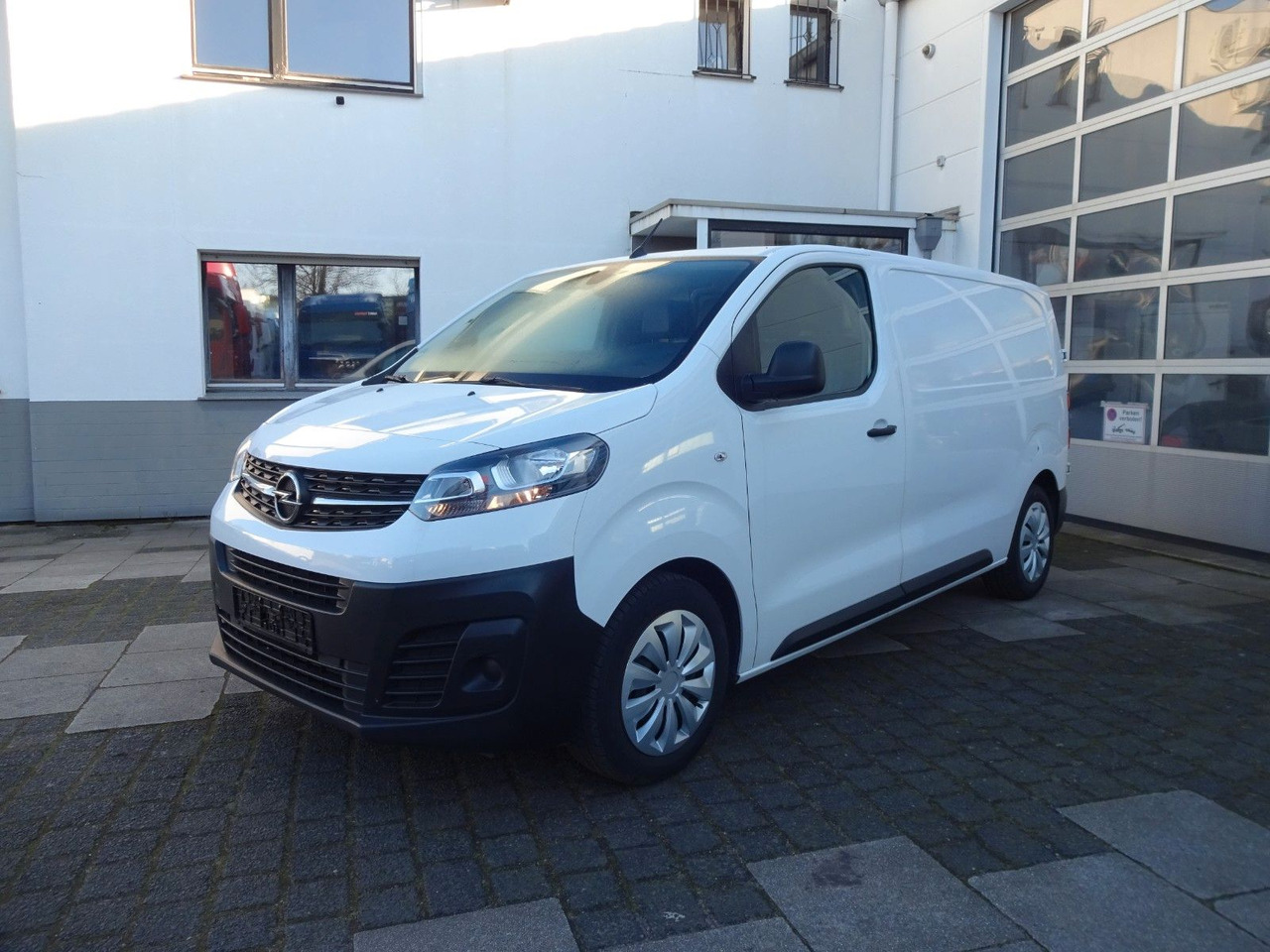 Opel 50 x Vivaro Kasten L1H1, Klima, PDC, Tempomat - Small van: picture 1 Opel 50 x Vivaro Kasten L1H1, Klima, PDC, Tempomat - Small van: picture 1