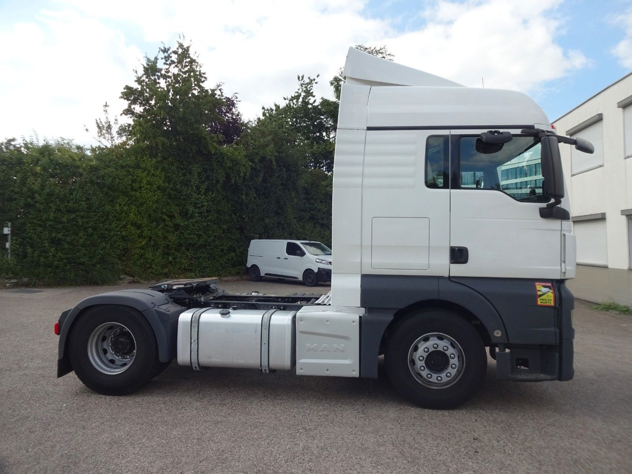 MAN 10 x TGX 18.470, XLX, Intarder, ACC, 2 Tank - Tractor unit: picture 4 MAN 10 x TGX 18.470, XLX, Intarder, ACC, 2 Tank - Tractor unit: picture 4