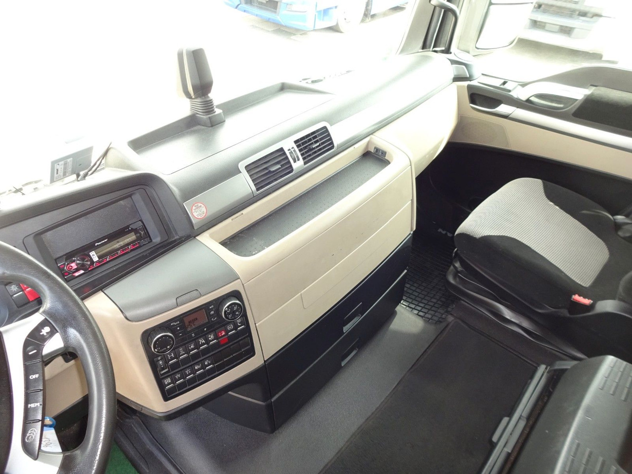 Tractor unit MAN TGX 18.460, XLX, Intarder, ACC: picture 11 Tractor unit MAN TGX 18.460, XLX, Intarder, ACC: picture 11