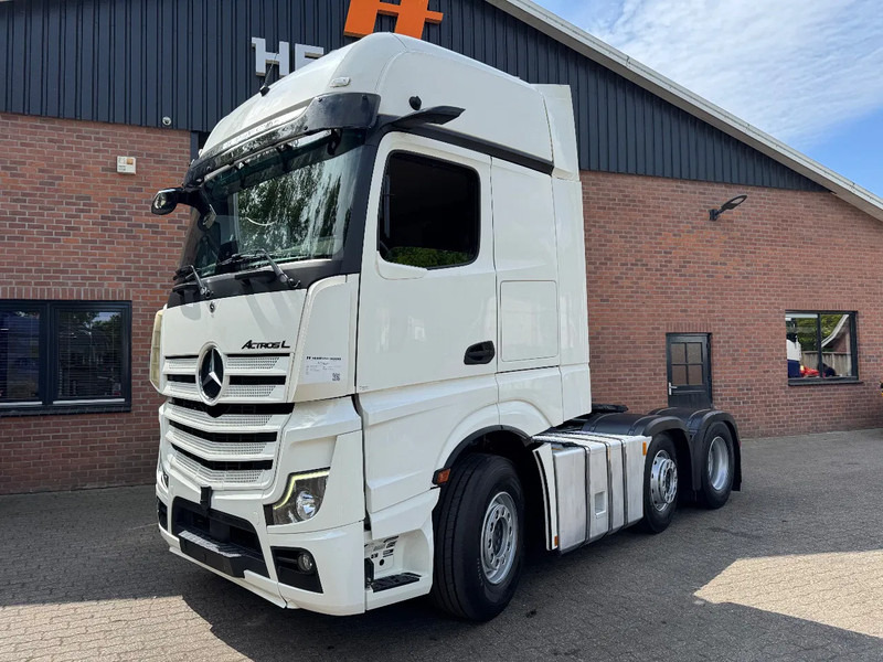 Mercedes-Benz Actros 2545 6X2 Gigaspace Gestuurde voorloopas NL Truck 327.240KM - Tractor unit: picture 1 Mercedes-Benz Actros 2545 6X2 Gigaspace Gestuurde voorloopas NL Truck 327.240KM - Tractor unit: picture 1