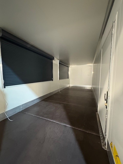 Krone BDF-System 7.450 mm, GASTROAUSSTATTUNG, FABRIKNEU - Construction container: picture 2 Krone BDF-System 7.450 mm, GASTROAUSSTATTUNG, FABRIKNEU - Construction container: picture 2