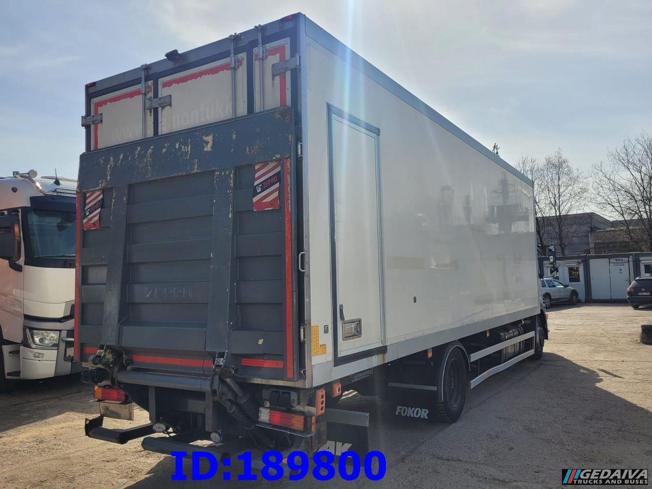 MERCEDES-BENZ Axor 1829 Euro5 Manual + Tail lift - Refrigerator truck: picture 5 MERCEDES-BENZ Axor 1829 Euro5 Manual + Tail lift - Refrigerator truck: picture 5
