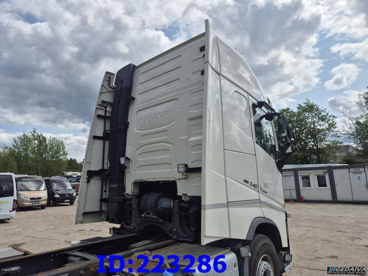 VOLVO FH13 540HP 6x2 (10 tyre) Euro6 - Cab chassis truck: picture 4 VOLVO FH13 540HP 6x2 (10 tyre) Euro6 - Cab chassis truck: picture 4