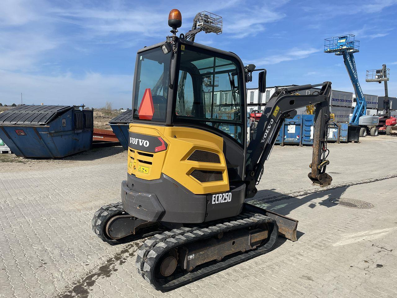 Volvo ECR25 - Mini excavator: picture 4 Volvo ECR25 - Mini excavator: picture 4