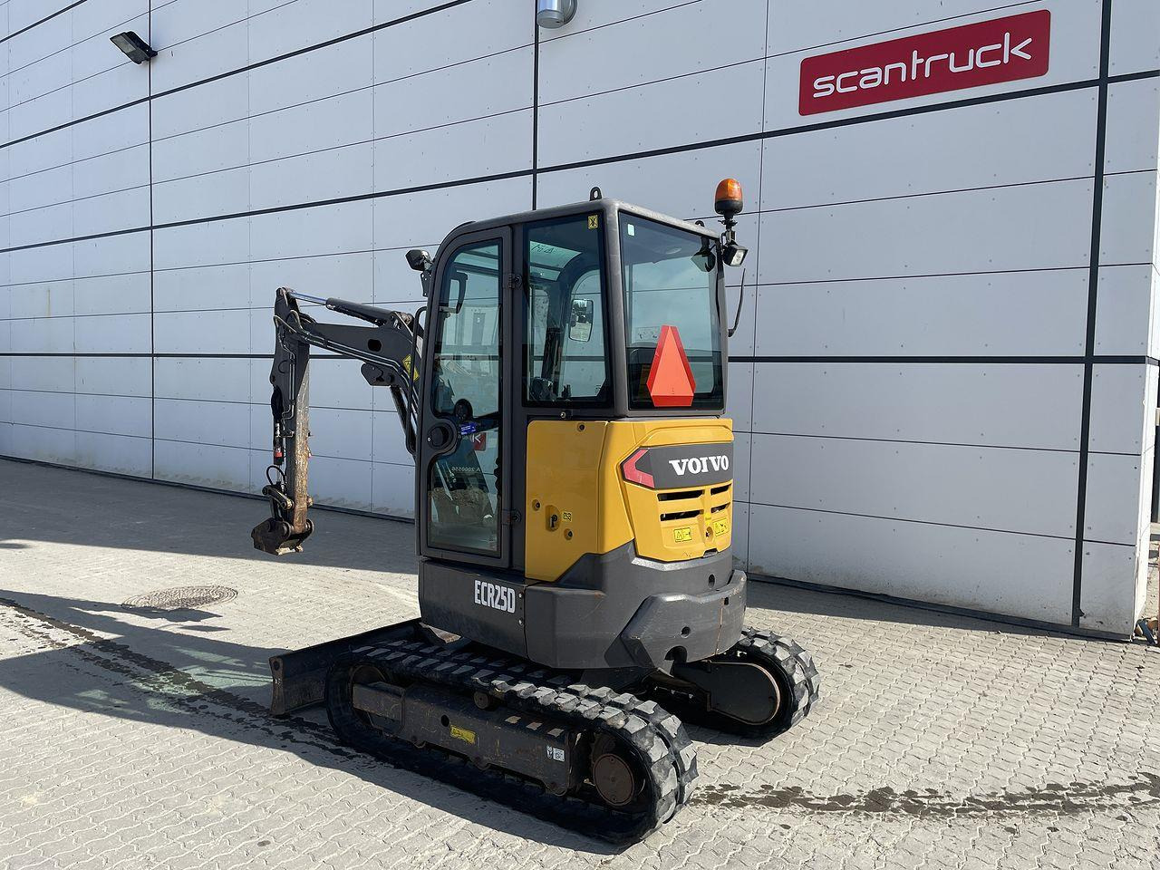 Volvo ECR25 - Mini excavator: picture 2 Volvo ECR25 - Mini excavator: picture 2