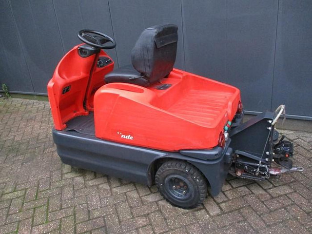 Linde P 60 - Tow tractor: picture 1 Linde P 60 - Tow tractor: picture 1
