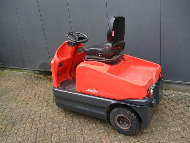 Linde P 60 - Tow tractor: picture 3 Linde P 60 - Tow tractor: picture 3