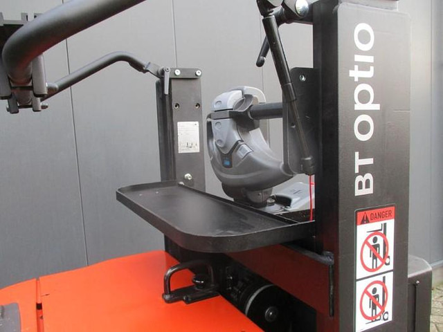 Toyota OSE 100W - Order picker: picture 5 Toyota OSE 100W - Order picker: picture 5