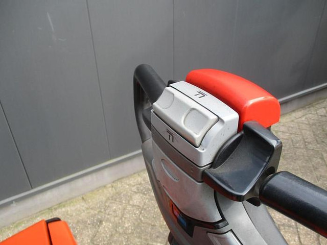 Toyota SWE 120 - Stacker: picture 5 Toyota SWE 120 - Stacker: picture 5
