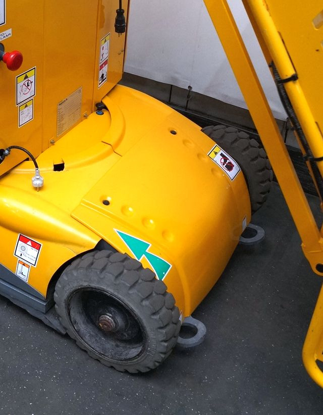 Haulotte Star 10-1 - Vertical mast lift: picture 4 Haulotte Star 10-1 - Vertical mast lift: picture 4