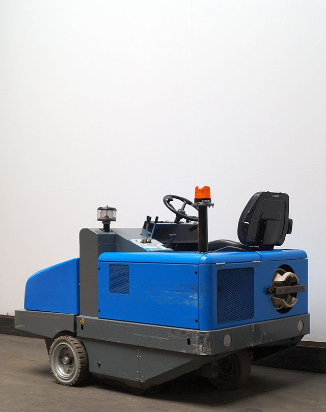 Isal PB155 LPG - Industrial sweeper: picture 2 Isal PB155 LPG - Industrial sweeper: picture 2