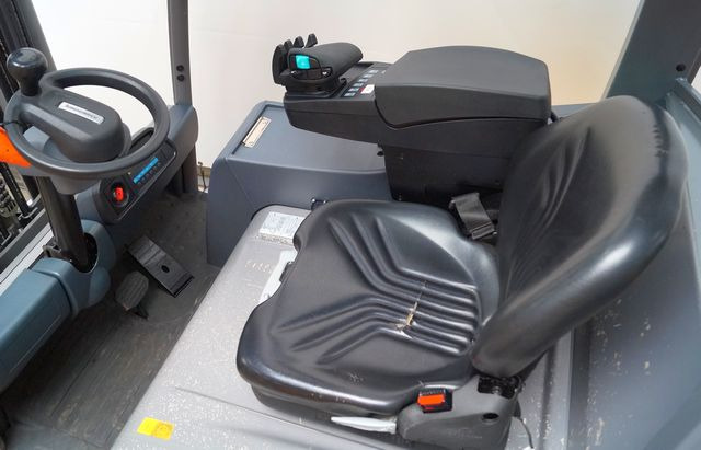 Jungheinrich EFG220 - Electric forklift: picture 4 Jungheinrich EFG220 - Electric forklift: picture 4