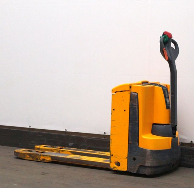 Jungheinrich EJE116 - Pallet truck: picture 2 Jungheinrich EJE116 - Pallet truck: picture 2