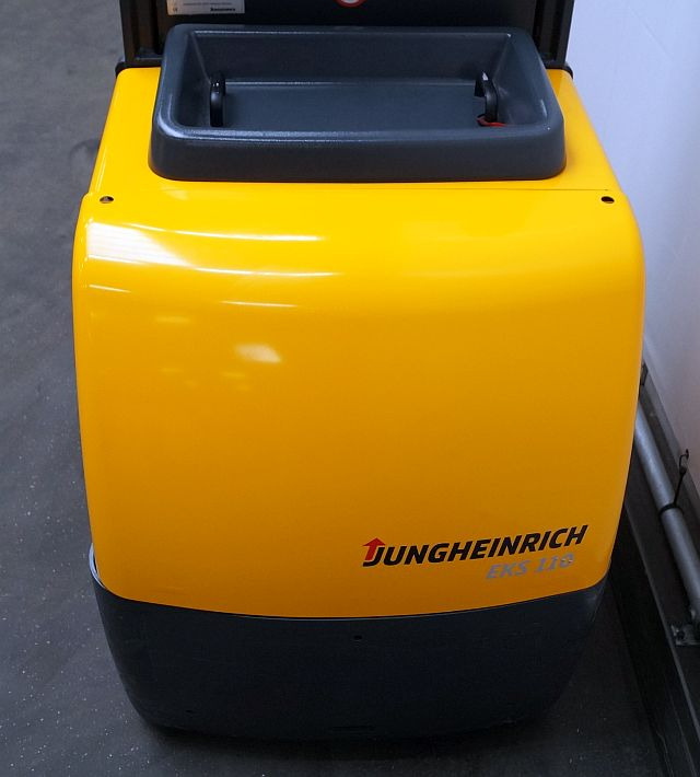 Jungheinrich EKS110L100E - Order picker: picture 3 Jungheinrich EKS110L100E - Order picker: picture 3