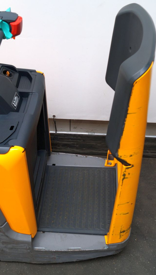 Jungheinrich ERE225 - Pallet truck: picture 3 Jungheinrich ERE225 - Pallet truck: picture 3