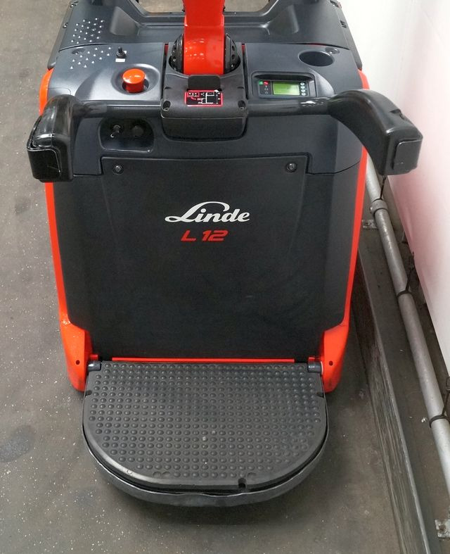 Linde L12AP - Stacker: picture 3 Linde L12AP - Stacker: picture 3