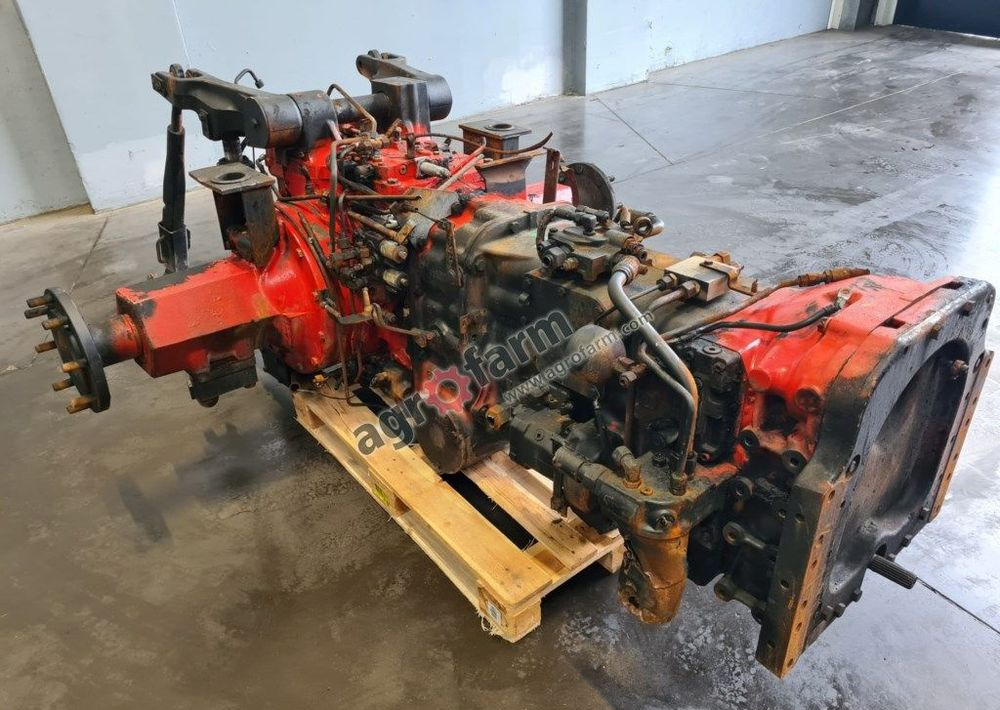 Skrzynia biegów, most tylny McCormick MTX 155 - Gearbox: picture 1 Skrzynia biegów, most tylny McCormick MTX 155 - Gearbox: picture 1