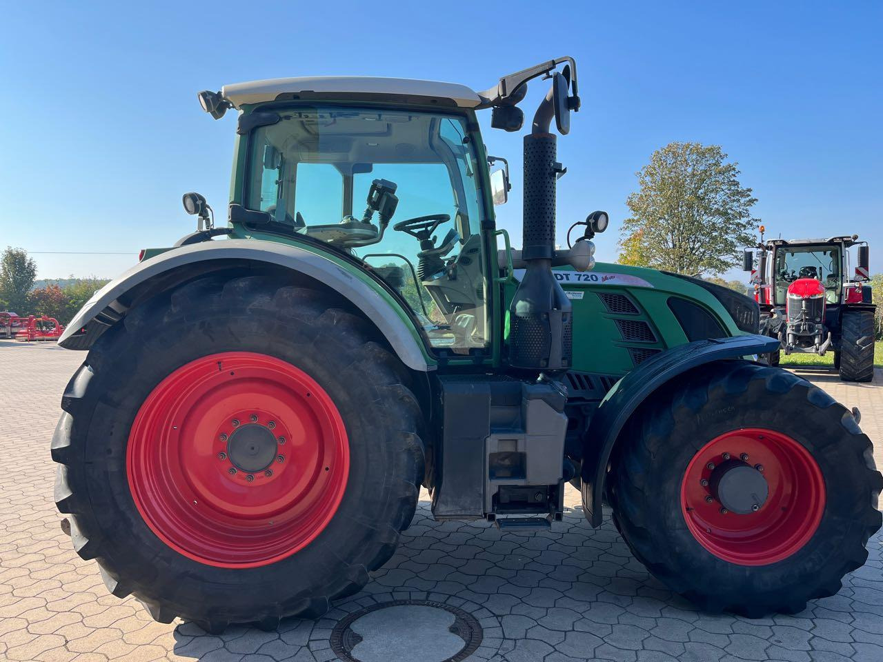Fendt 720 Vario SCR - Farm tractor: picture 2 Fendt 720 Vario SCR - Farm tractor: picture 2
