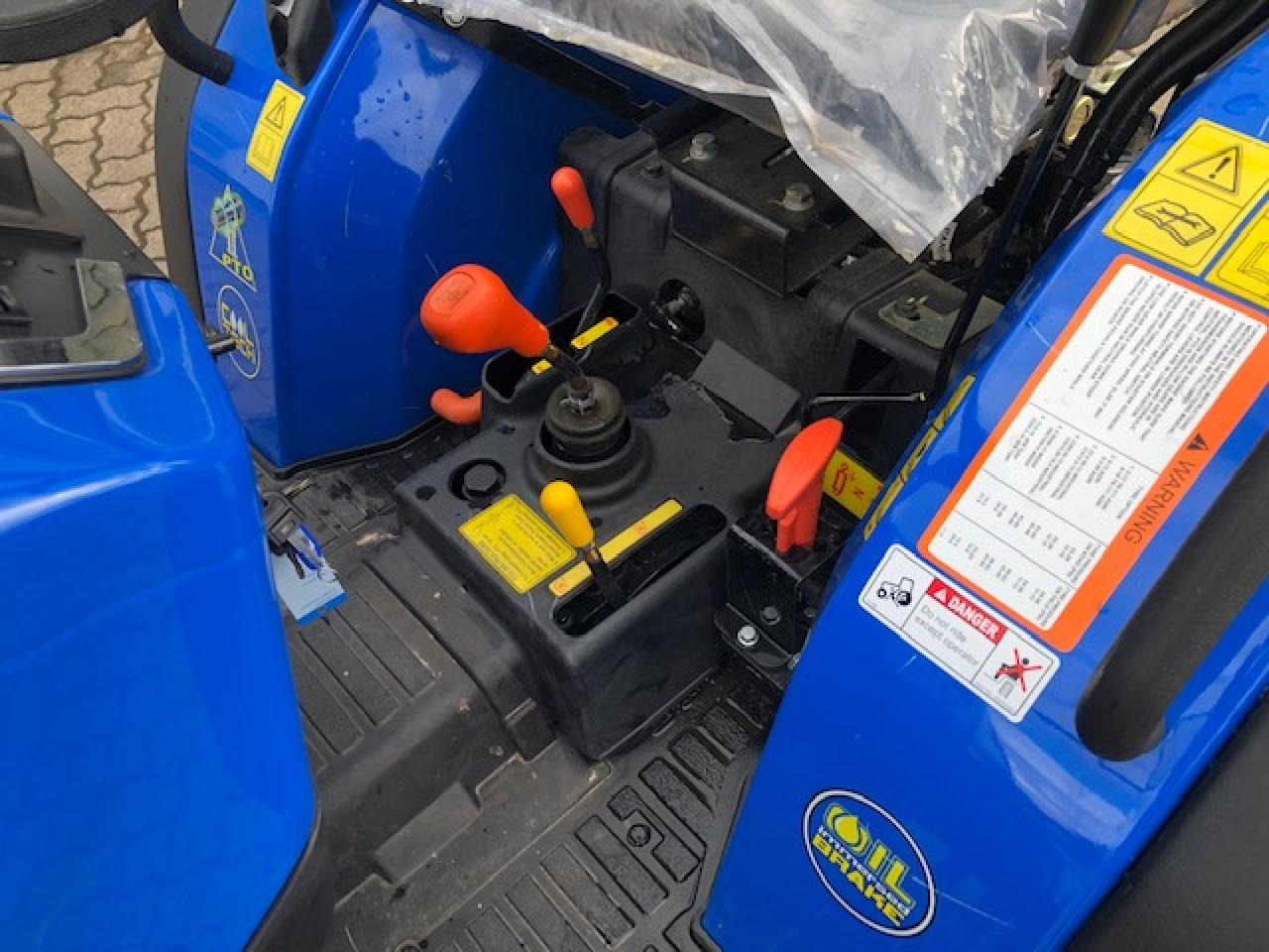 New Farm tractor Solis 26 6+2: picture 6