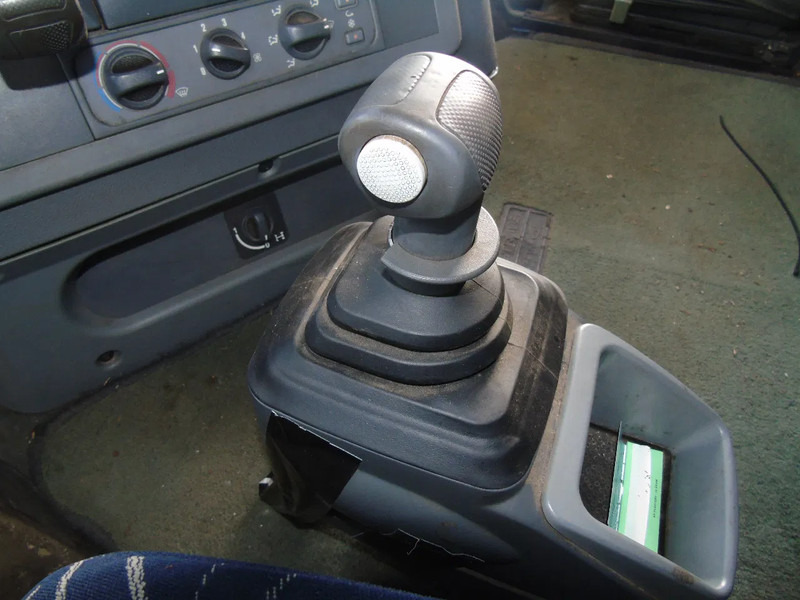 Box truck Iveco Stralis 430 + 6X2 + LIFT: picture 12