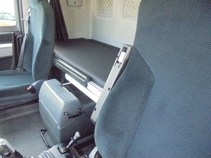 MAN TGS 26.440 + Euro 5 + Manual - Curtainsider truck: picture 5 MAN TGS 26.440 + Euro 5 + Manual - Curtainsider truck: picture 5