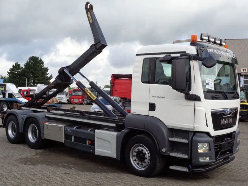 MAN TGS 33.440 + Manual + Hook system + Euro 6 + 6X4 + Discounted from 69.500,- - Hook lift truck: picture 3 MAN TGS 33.440 + Manual + Hook system + Euro 6 + 6X4 + Discounted from 69.500,- - Hook lift truck: picture 3