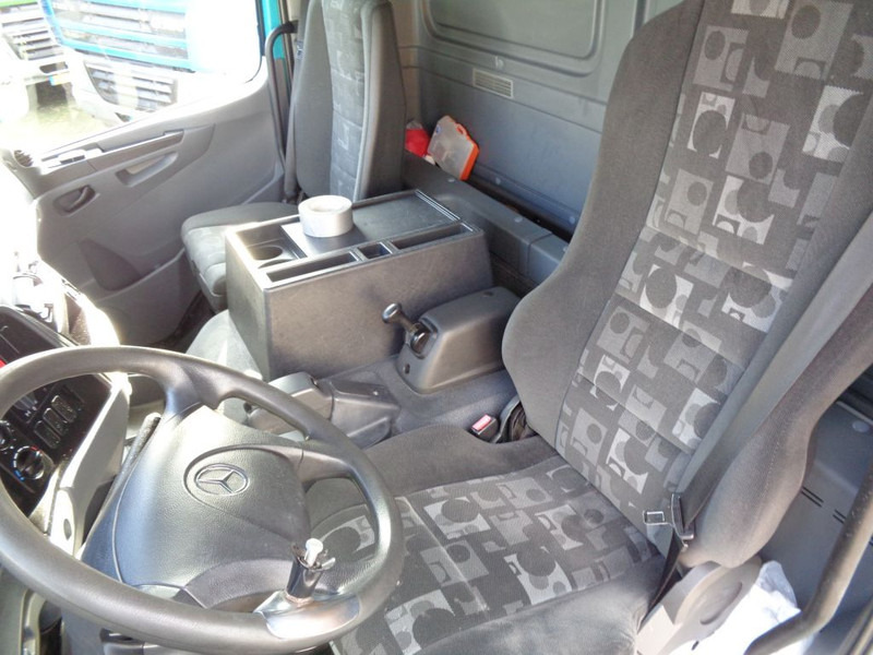 Mercedes-Benz AXOR 1823 + Dhollandia Lift - Box truck: picture 4 Mercedes-Benz AXOR 1823 + Dhollandia Lift - Box truck: picture 4