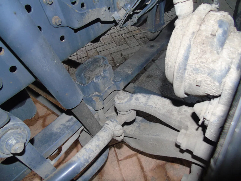 Refrigerator truck Mercedes-Benz Antos 1932 + EURO 6 + CARRIER + LIFT: picture 20 Refrigerator truck Mercedes-Benz Antos 1932 + EURO 6 + CARRIER + LIFT: picture 20