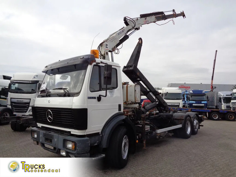 Mercedes-Benz SK 2433 SK 2433 + Semi-Auto + PTO + PM Serie 14 Crane + 3 pedals - Crane truck: picture 1 Mercedes-Benz SK 2433 SK 2433 + Semi-Auto + PTO + PM Serie 14 Crane + 3 pedals - Crane truck: picture 1