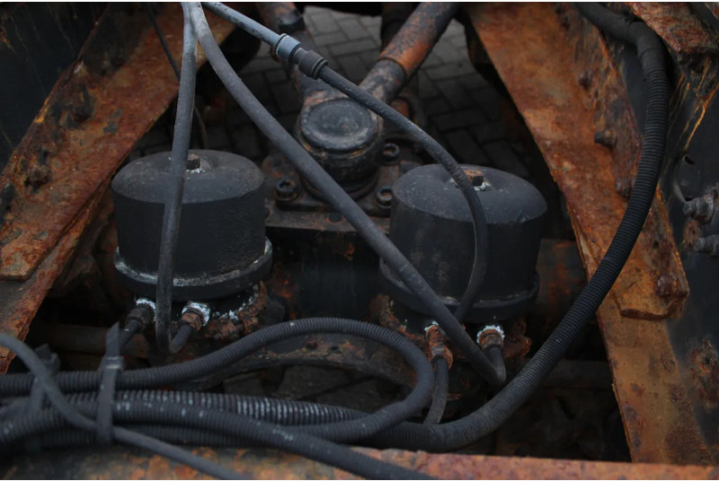 Tractor unit MAN F 26.364 + 6X4 + BIG AXLE + EURO 2 + MANUAL: picture 20 Tractor unit MAN F 26.364 + 6X4 + BIG AXLE + EURO 2 + MANUAL: picture 20