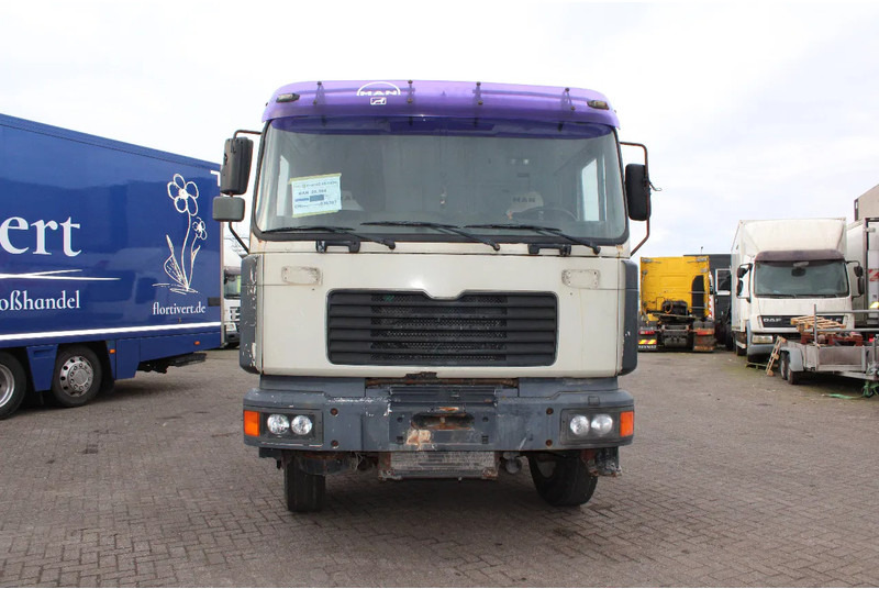 Tractor unit MAN F 26.364 + 6X4 + BIG AXLE + EURO 2 + MANUAL: picture 10 Tractor unit MAN F 26.364 + 6X4 + BIG AXLE + EURO 2 + MANUAL: picture 10