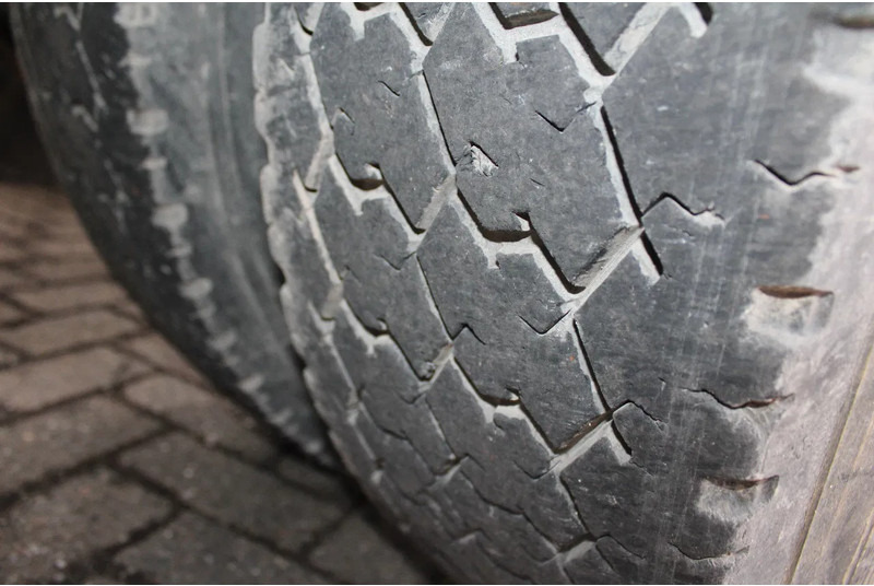 Tractor unit MAN F 26.364 + 6X4 + BIG AXLE + EURO 2 + MANUAL: picture 17 Tractor unit MAN F 26.364 + 6X4 + BIG AXLE + EURO 2 + MANUAL: picture 17