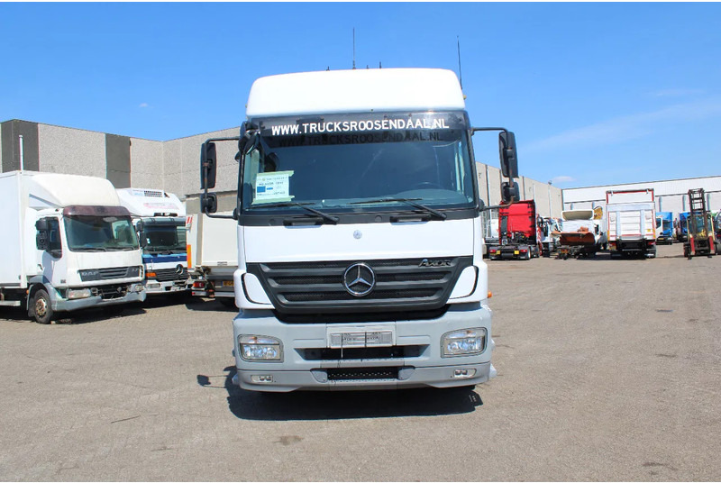 Mercedes-Benz Axor 1833 + manual + RETARDER! 122.939 km orginal! perfect condition + EURO 5 - Tractor unit: picture 2 Mercedes-Benz Axor 1833 + manual + RETARDER! 122.939 km orginal! perfect condition + EURO 5 - Tractor unit: picture 2