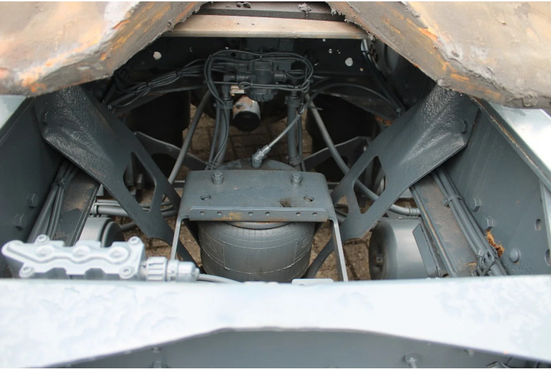 Tractor unit Scania R560 V8 + manual + ADR + 6x2: picture 13 Tractor unit Scania R560 V8 + manual + ADR + 6x2: picture 13