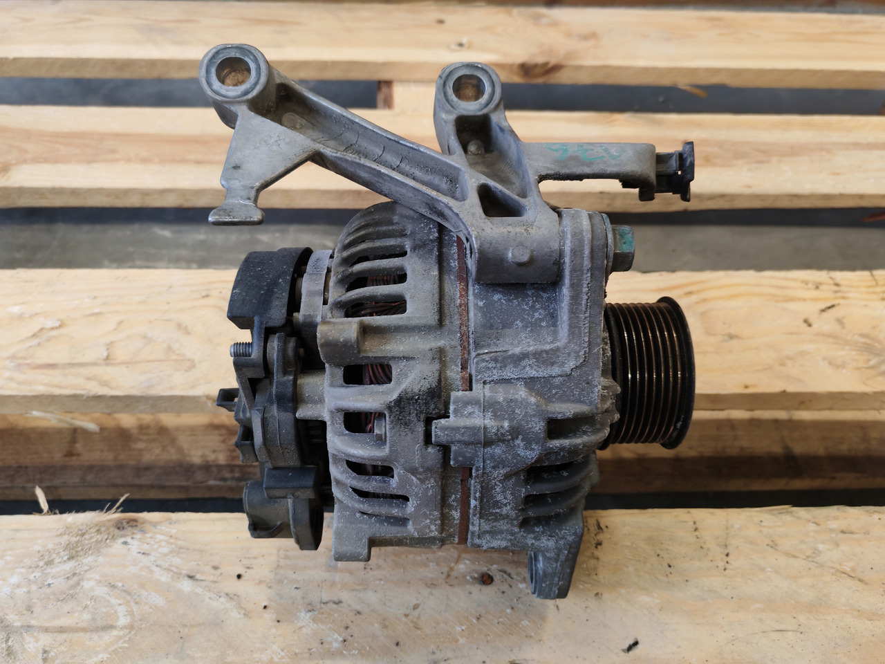 MAN TGS TGX EURO 6 / D2676 LF51 / ALTERNATOR / 51261017283 - Alternator: picture 2 MAN TGS TGX EURO 6 / D2676 LF51 / ALTERNATOR / 51261017283 - Alternator: picture 2