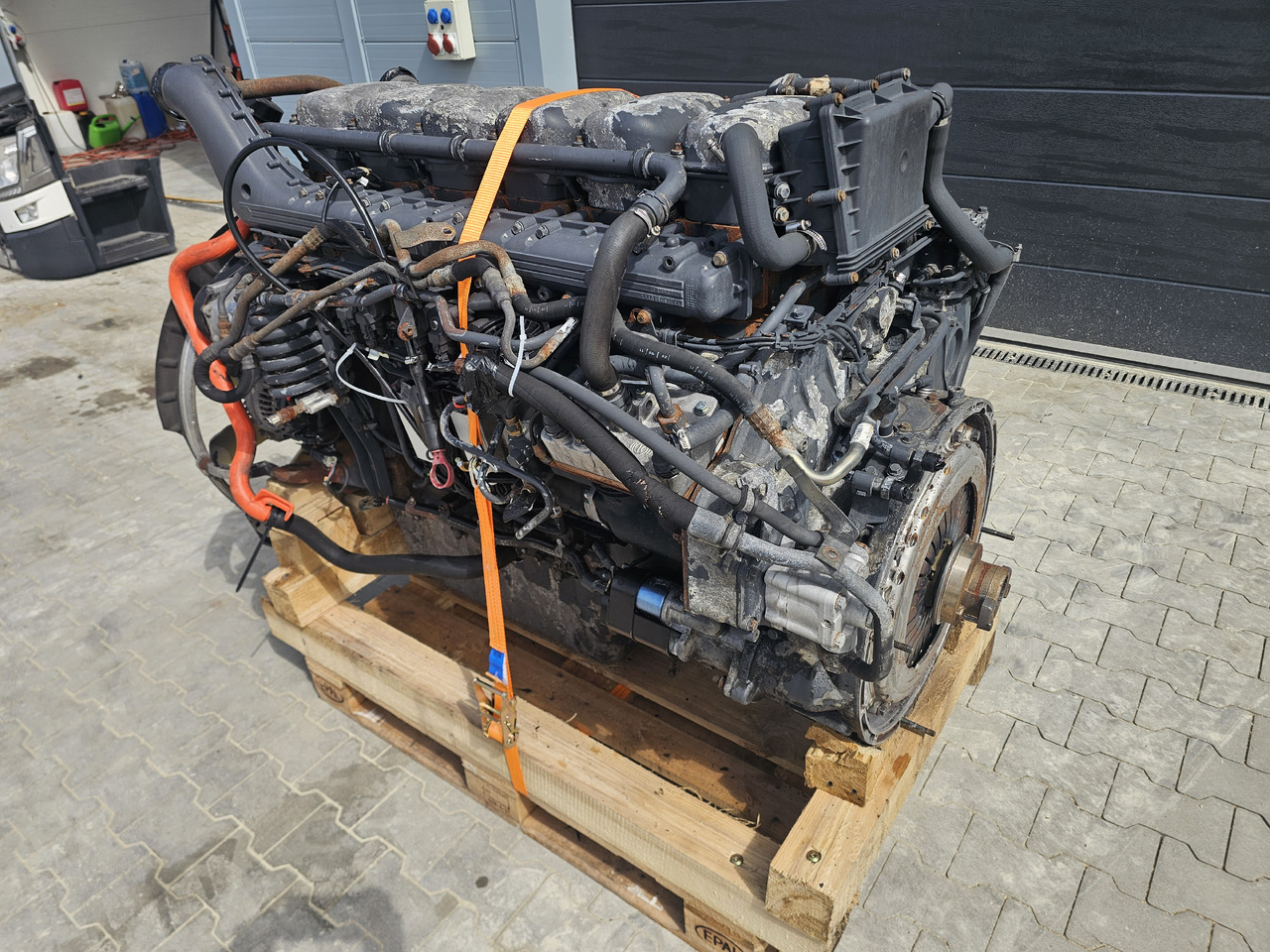 SCANIA ENGINE DT1217 / 480HP / HPI / EURO4 / COMPLETE ENGINE / WORLDWIDE DELIVERY - Engine: picture 3 SCANIA ENGINE DT1217 / 480HP / HPI / EURO4 / COMPLETE ENGINE / WORLDWIDE DELIVERY - Engine: picture 3