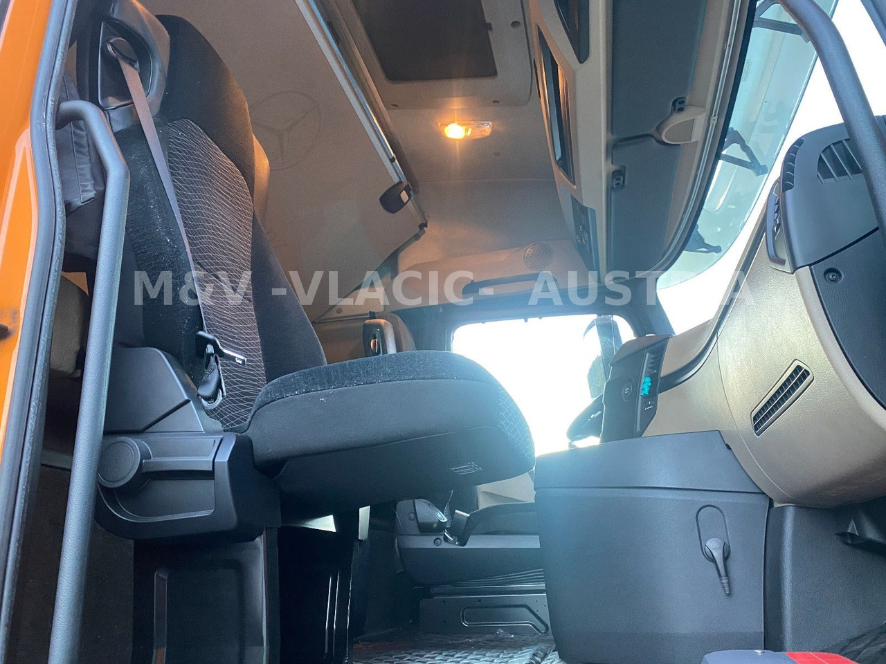 Container transporter/ Swap body truck Mercedes-Benz 2542: picture 22 Container transporter/ Swap body truck Mercedes-Benz 2542: picture 22