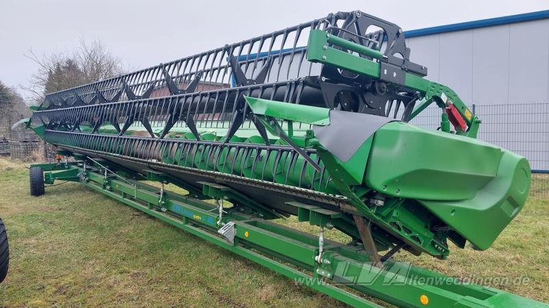 John Deere S790 - Combine harvester: picture 2 John Deere S790 - Combine harvester: picture 2