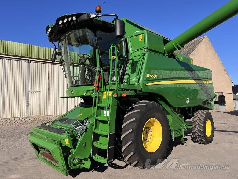 John Deere W550 - Combine harvester: picture 2 John Deere W550 - Combine harvester: picture 2
