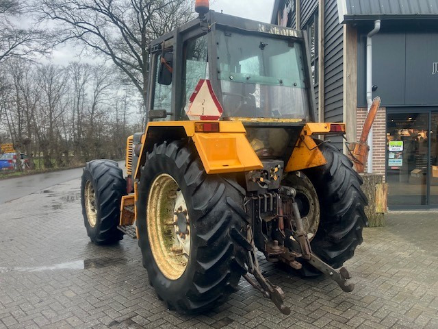 RENAULT 145.14 - Farm tractor: picture 5 RENAULT 145.14 - Farm tractor: picture 5