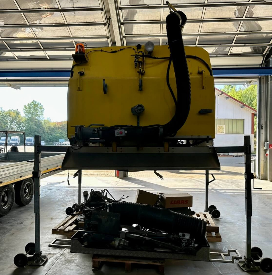 Unimog Aufbaukehrmaschine Trilety SK-370 - Road sweeper: picture 5 Unimog Aufbaukehrmaschine Trilety SK-370 - Road sweeper: picture 5