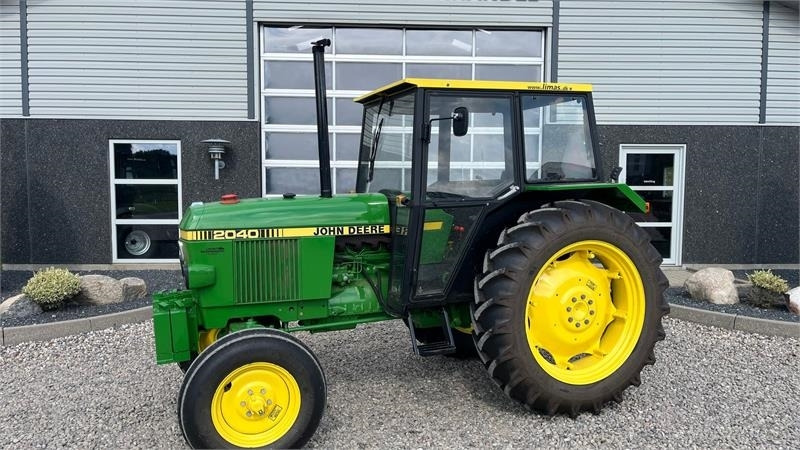 John Deere 2040 Med nye dæk hele vejen rundt - Farm tractor: picture 1 John Deere 2040 Med nye dæk hele vejen rundt - Farm tractor: picture 1