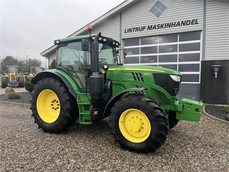 John Deere 6135R Krybegear, frontlift, TLS Affjedret foraksel - Farm tractor: picture 2 John Deere 6135R Krybegear, frontlift, TLS Affjedret foraksel - Farm tractor: picture 2